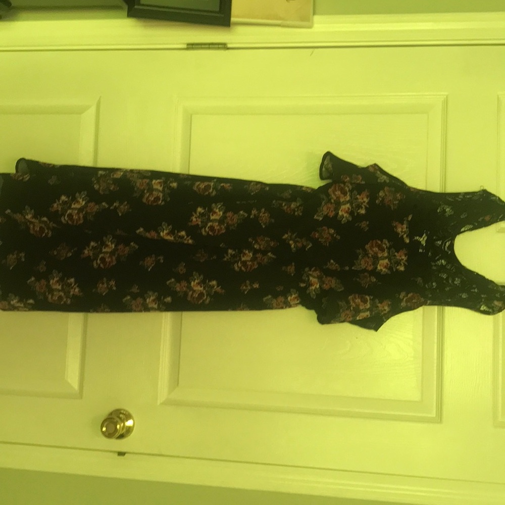 Tank/ off the shoulder black floral print dress